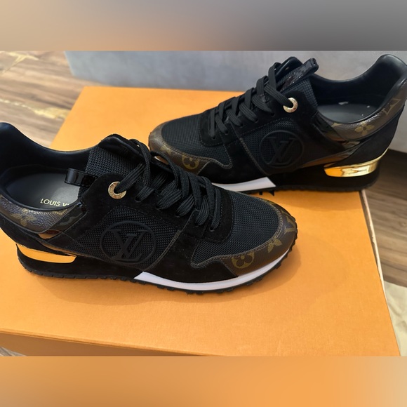 Louis Vuitton runway sneakers size 37 1/2 - Picture 3 of 12